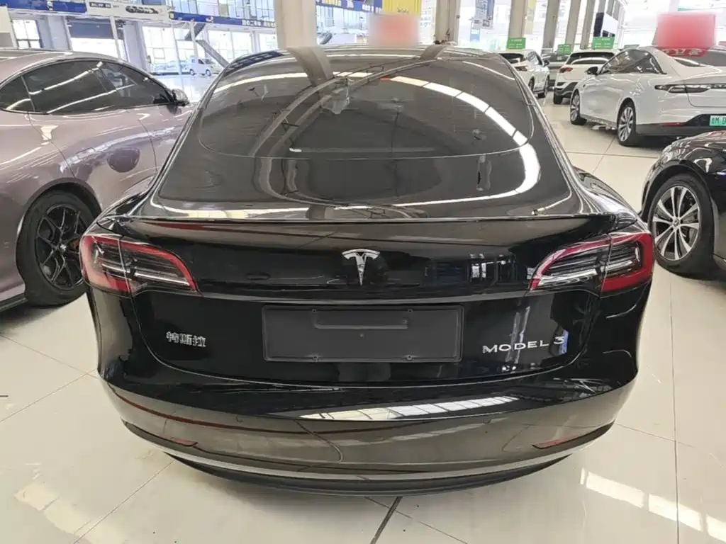 Tesla Model 3 — фото 6