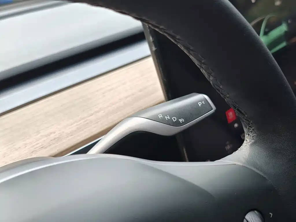 Tesla Model 3 — фото 15