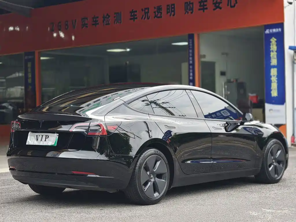 Tesla Model 3 — фото 5