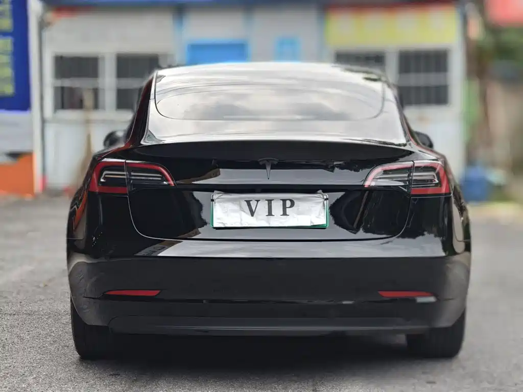 Tesla Model 3 — фото 6