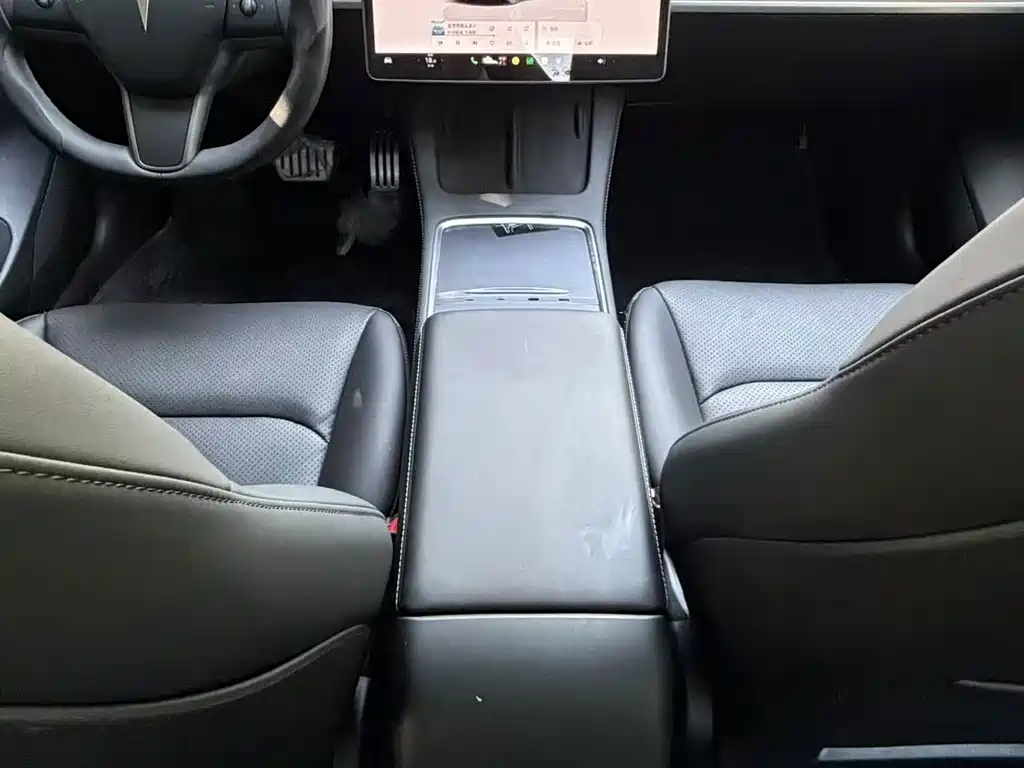 Tesla Model 3 — фото 7