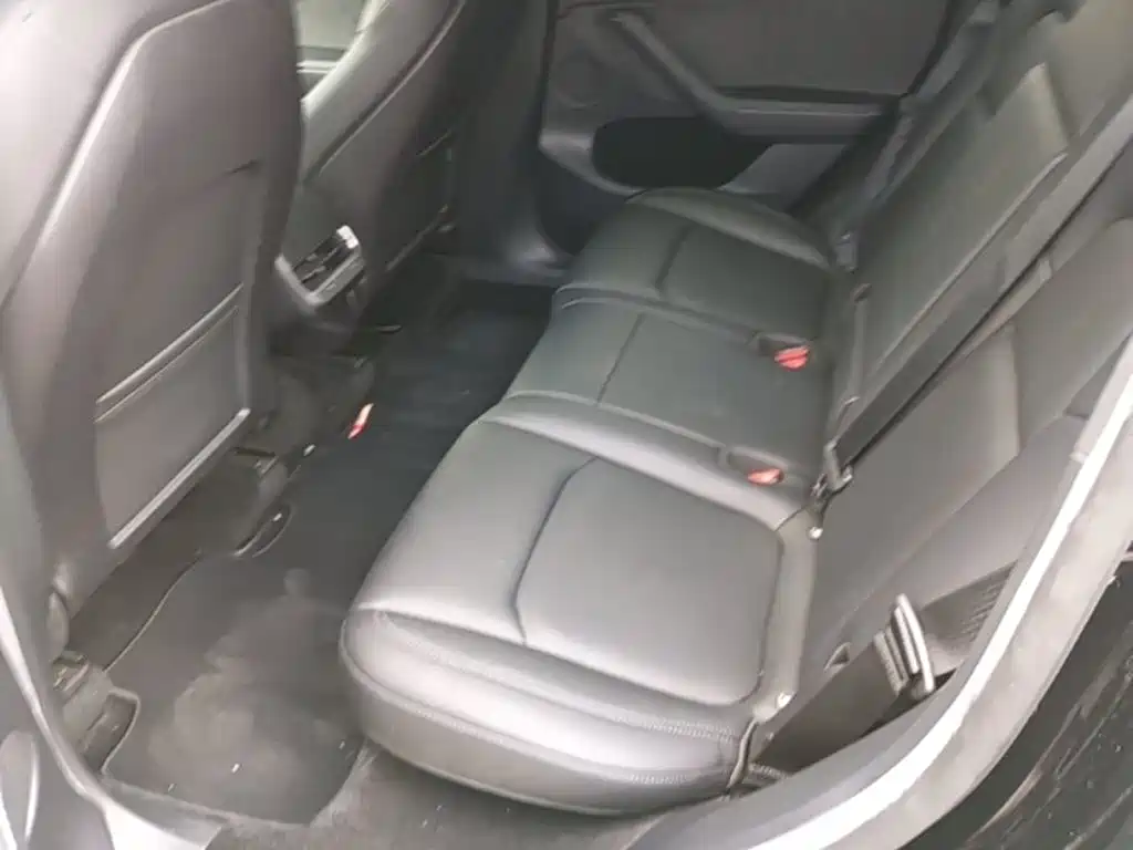 Tesla Model Y — фото 17