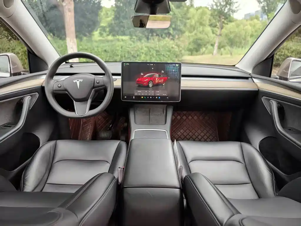 Tesla Model Y — фото 7