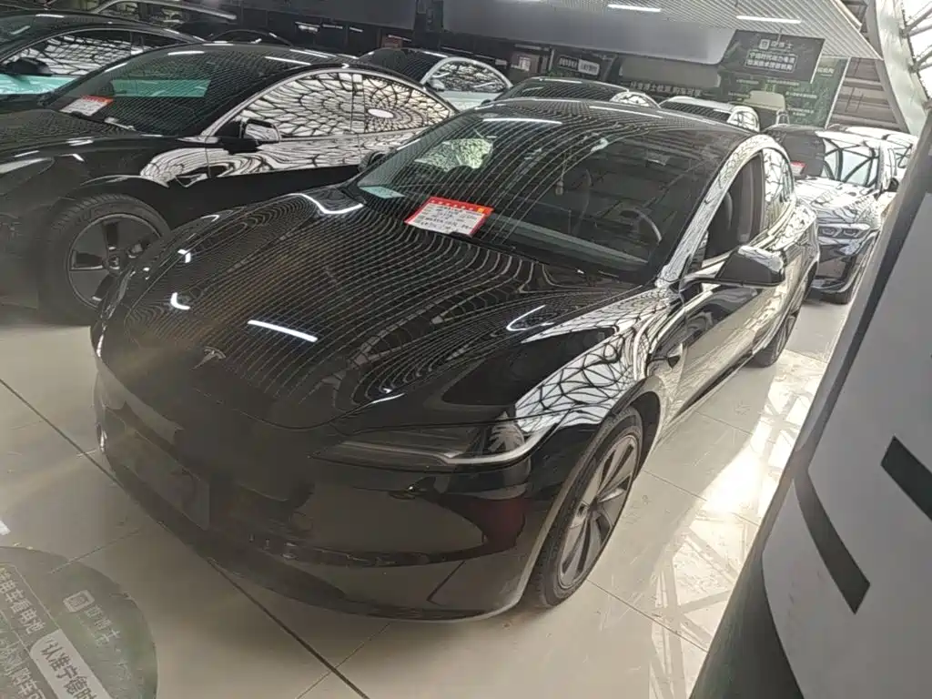 Tesla Model 3 — фото 2