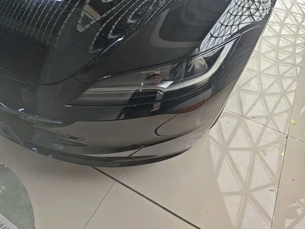 Tesla Model 3 — фото 24