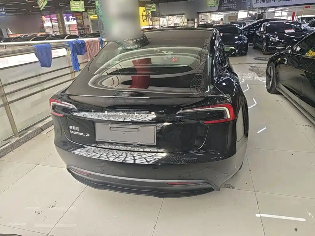 Tesla Model 3 — фото 6
