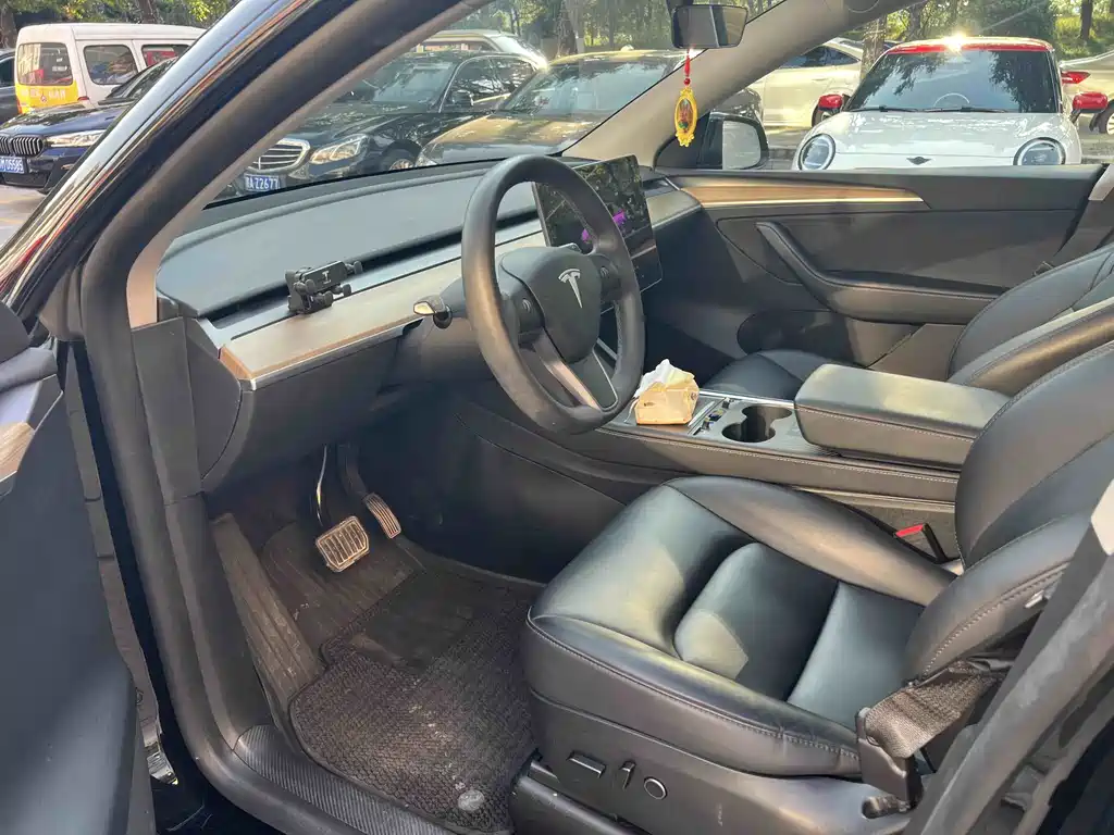 Tesla Model Y — фото 4