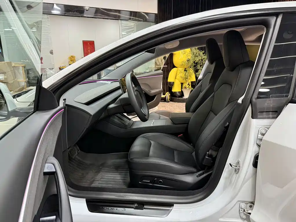 Tesla Model 3 — фото 4