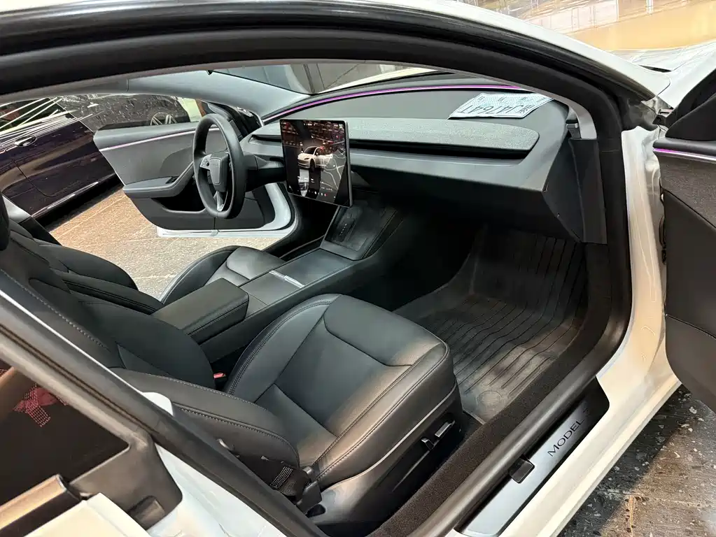 Tesla Model 3 — фото 7