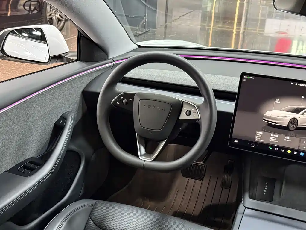 Tesla Model 3 — фото 10