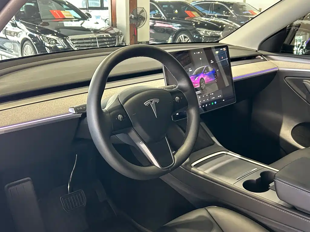 Tesla Model Y — фото 5