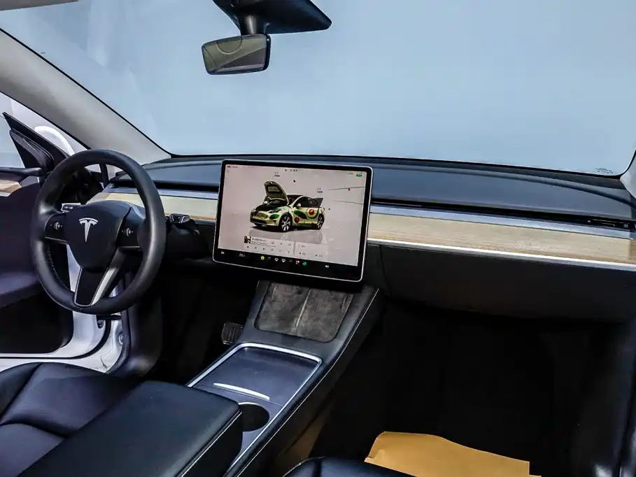 Tesla Model Y — фото 26