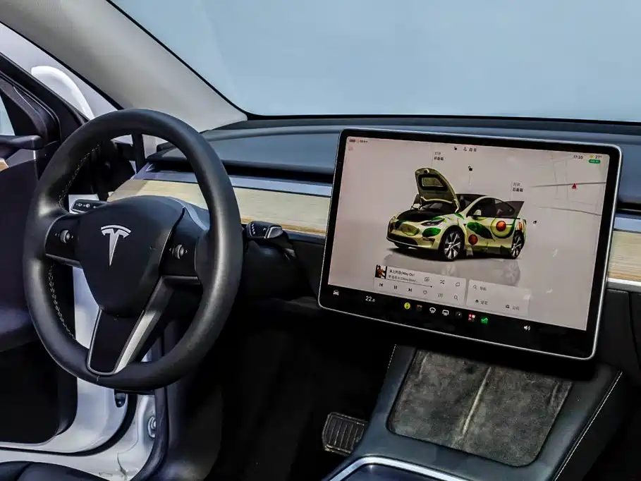 Tesla Model Y — фото 27