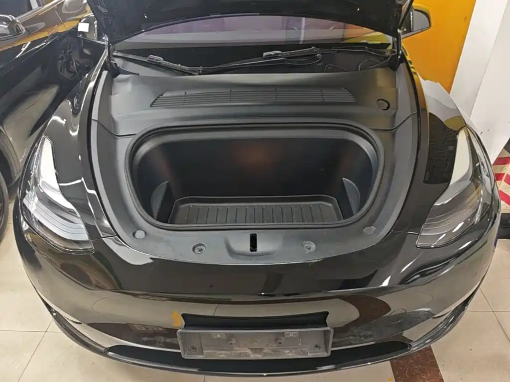 Tesla Model Y — фото 20