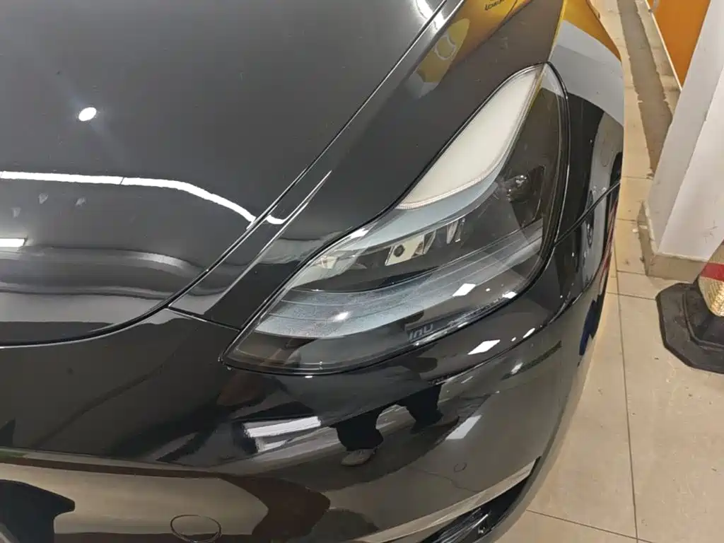 Tesla Model Y — фото 24