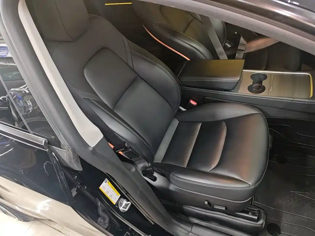 Tesla Model Y — фото 25