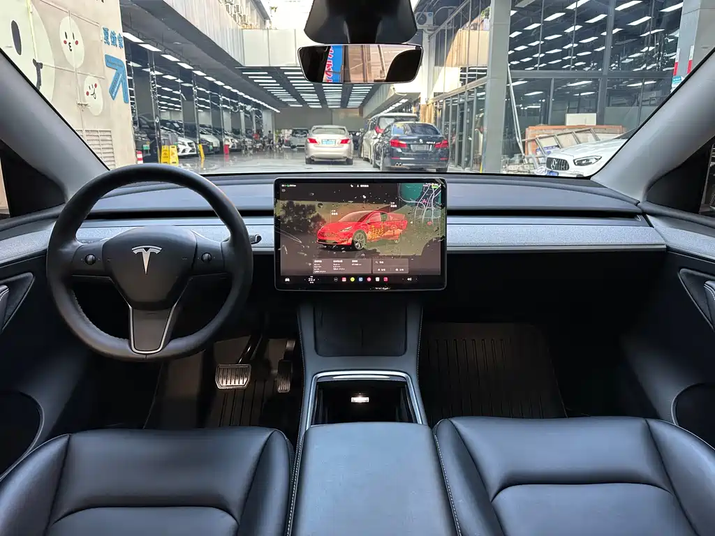 Tesla Model Y — фото 9