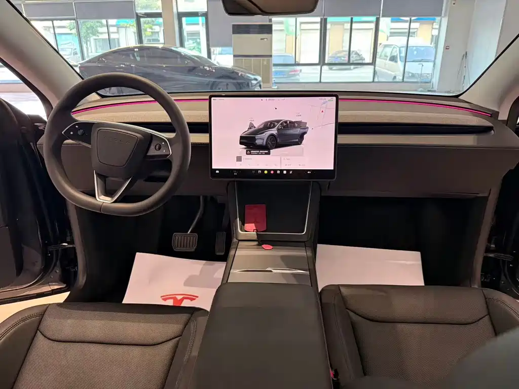 Tesla Model Y — фото 8