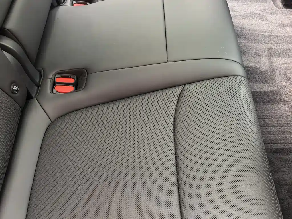 Tesla Model Y — фото 17