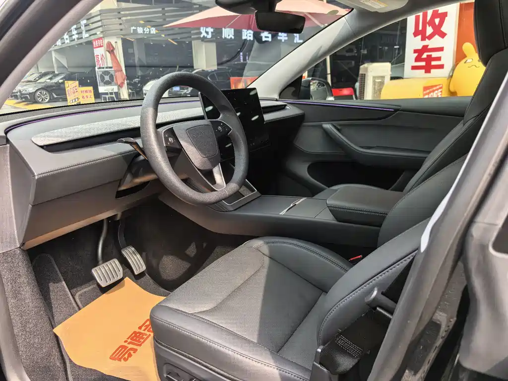 Tesla Model Y — фото 8