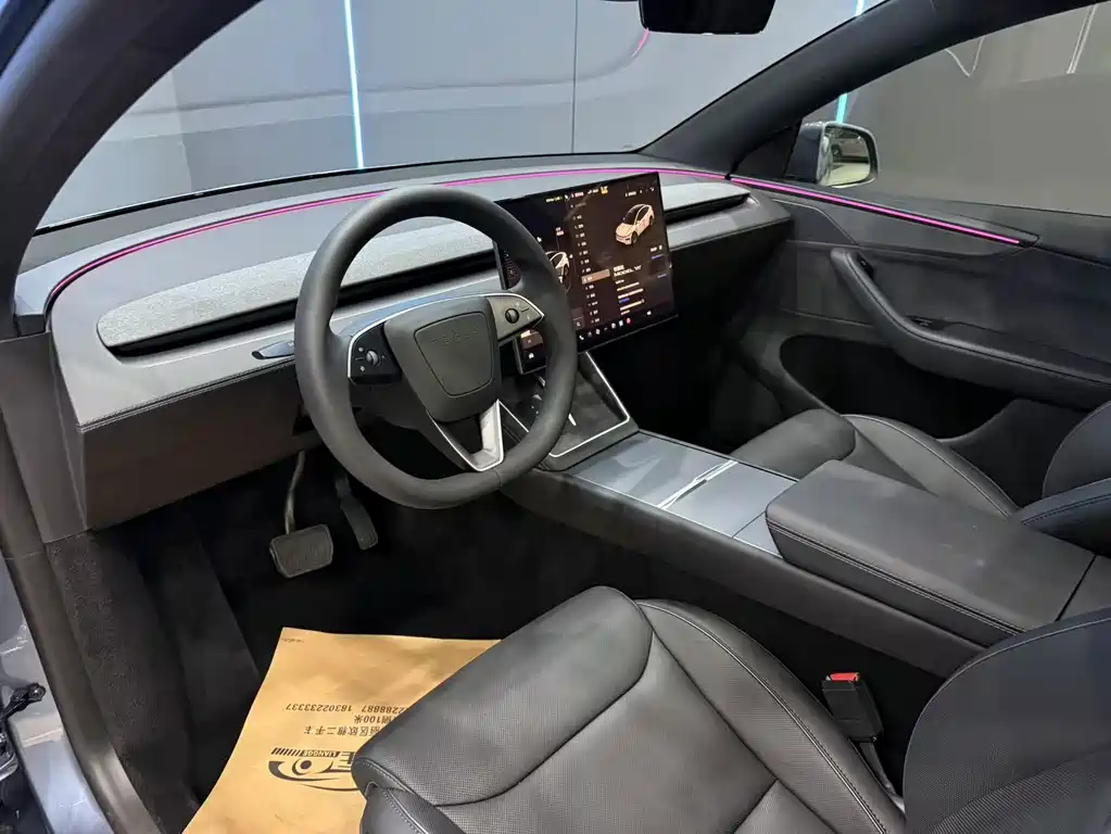 Tesla Model Y L — фото 11