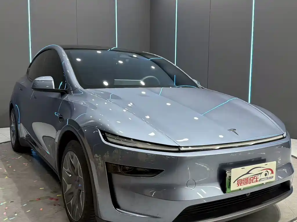 Tesla Model Y L — фото 3