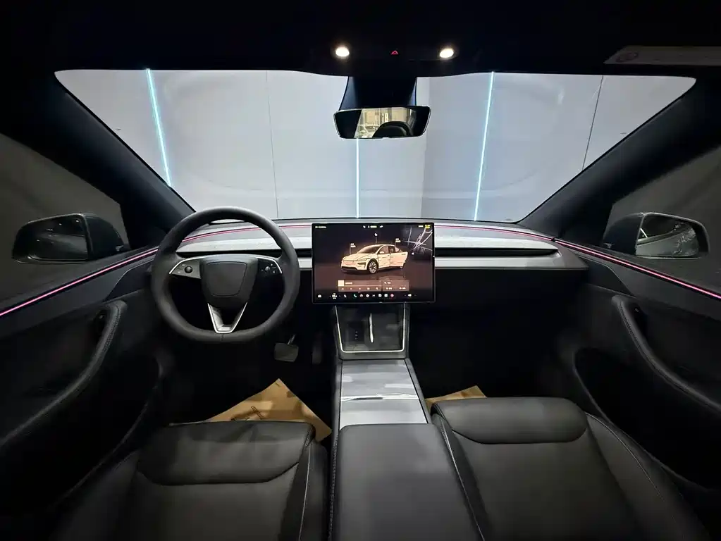 Tesla Model Y L — фото 10