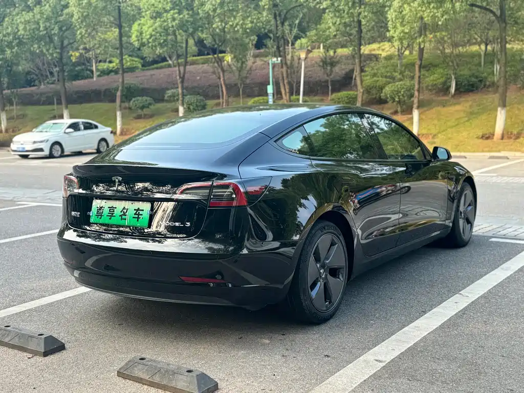 Tesla Model 3 — фото 7