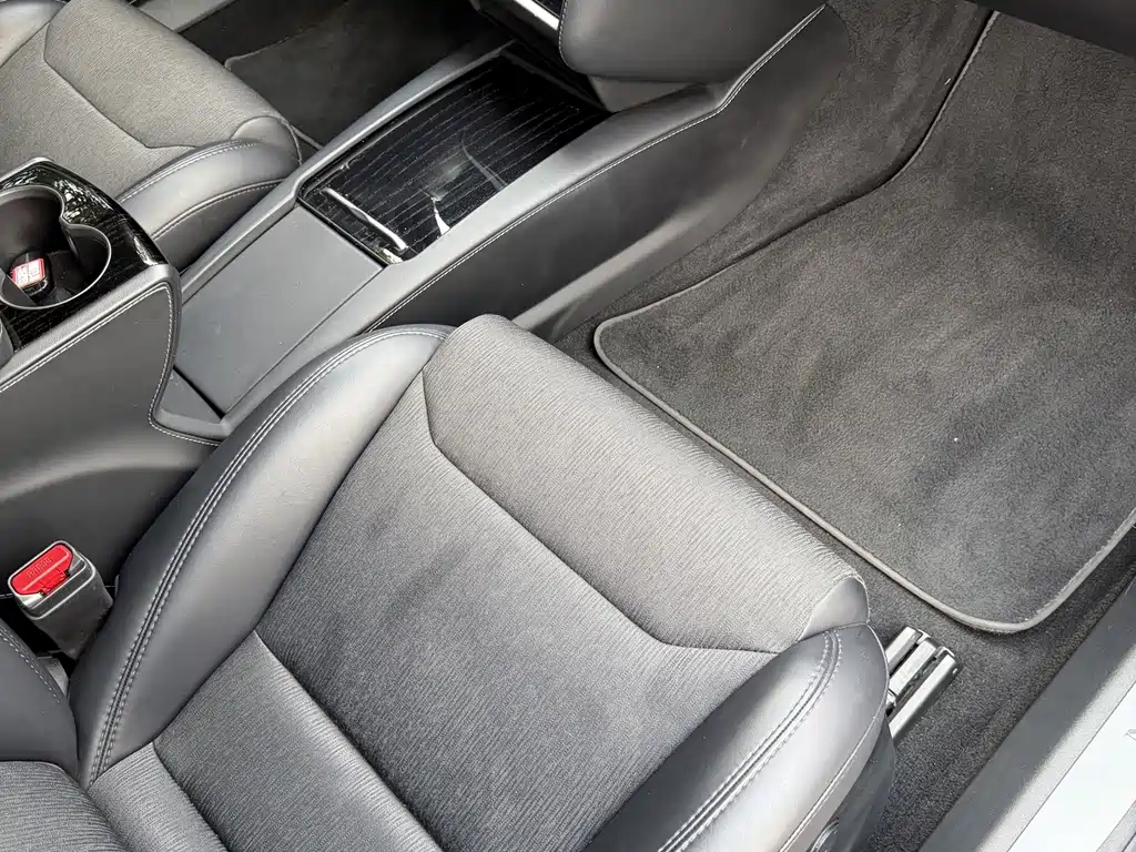 Tesla Model S — фото 13