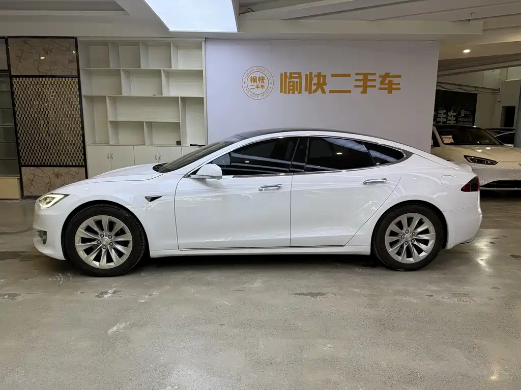 Tesla Model S — фото 4