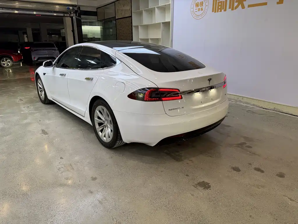 Tesla Model S — фото 7