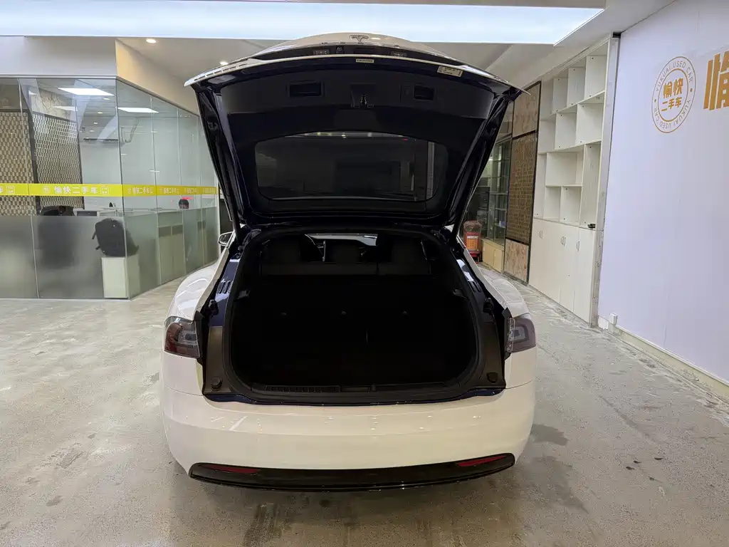 Tesla Model S — фото 8