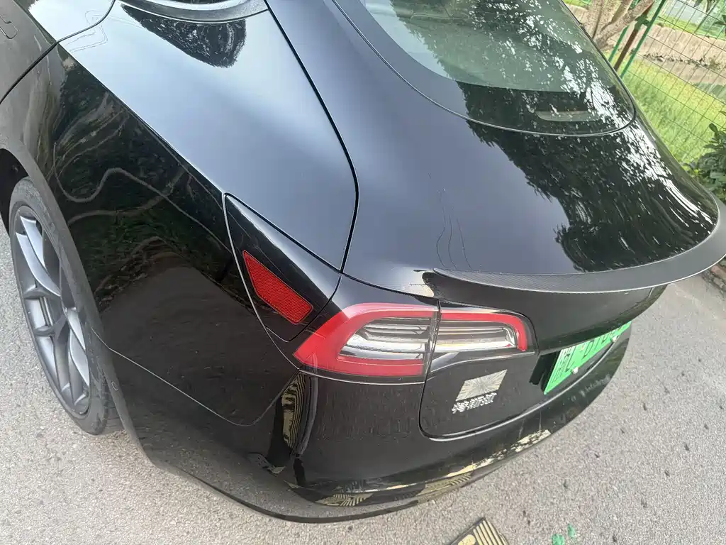Tesla Model 3 — фото 15
