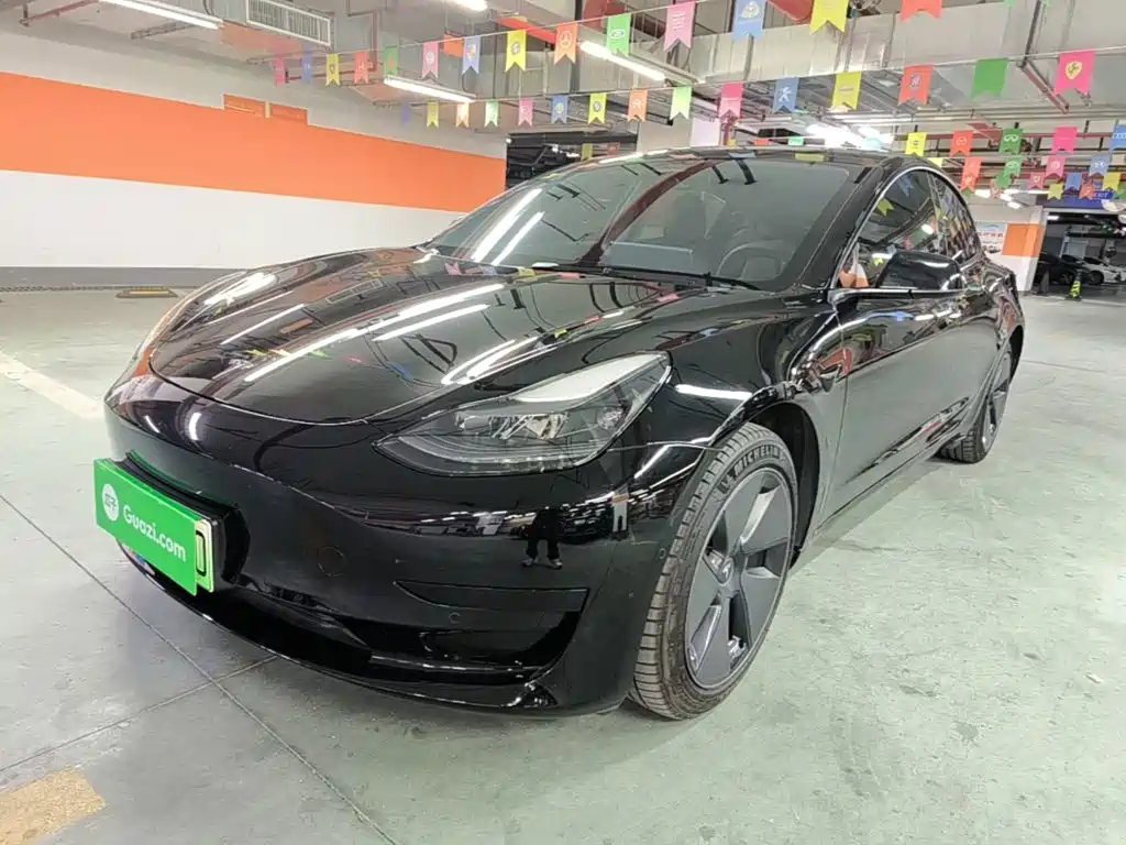 Tesla Model 3 — фото 2