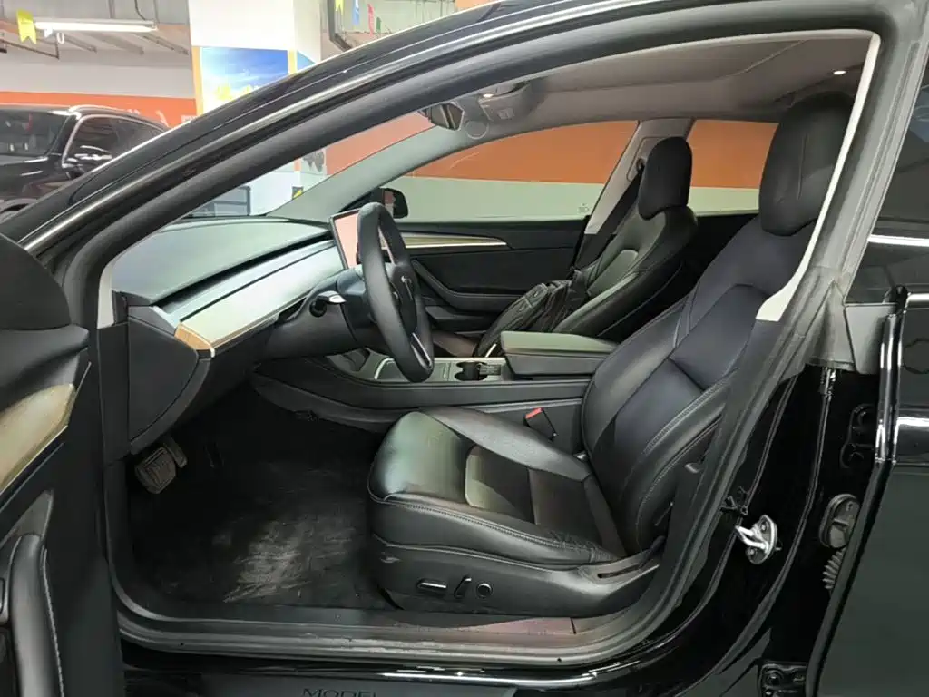 Tesla Model 3 — фото 15