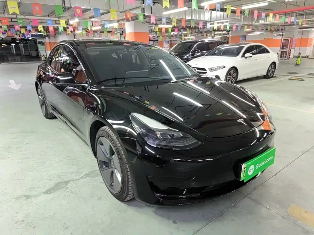 Tesla Model 3 — фото 4