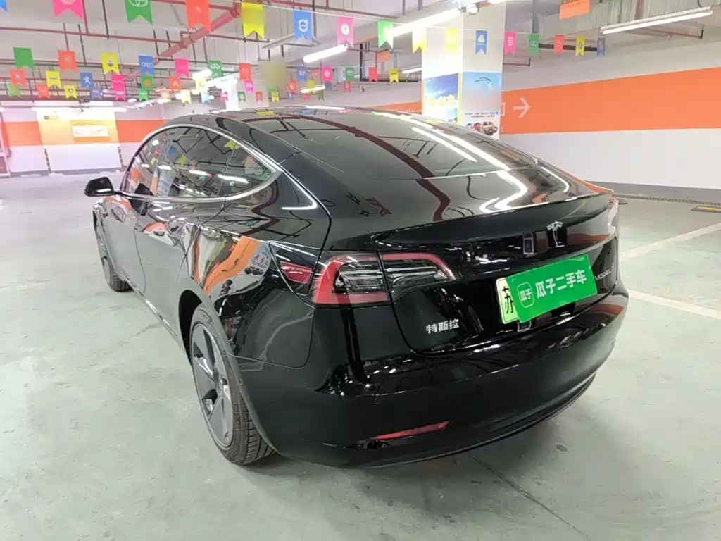 Tesla Model 3 — фото 5