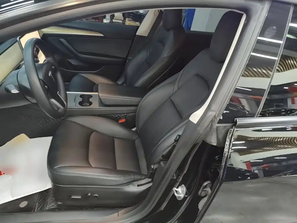 Tesla Model 3 — фото 15