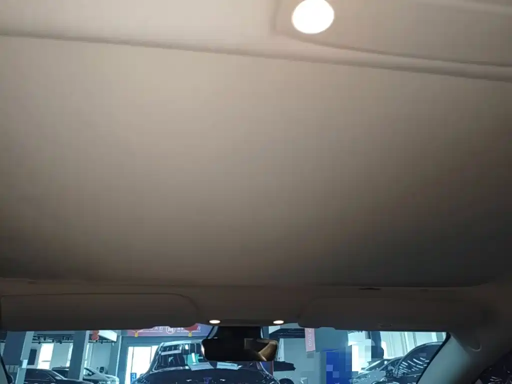 Tesla Model 3 — фото 18