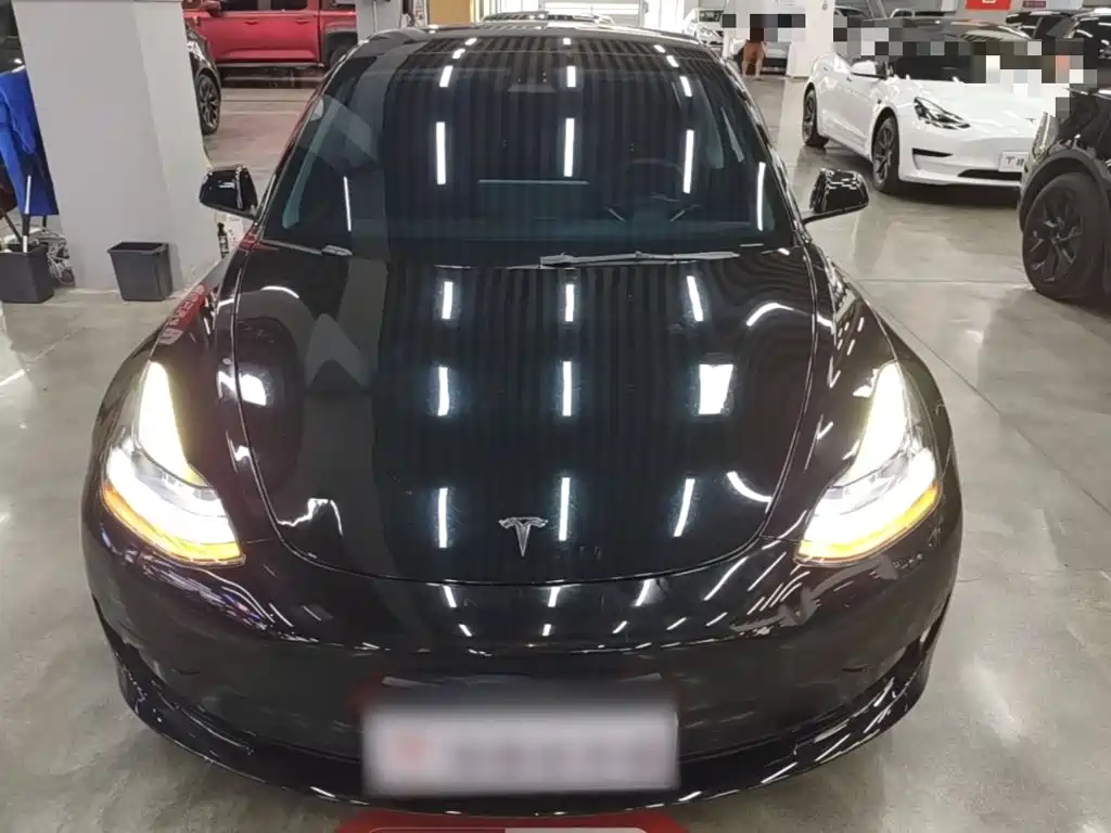 Tesla Model 3 — фото 3