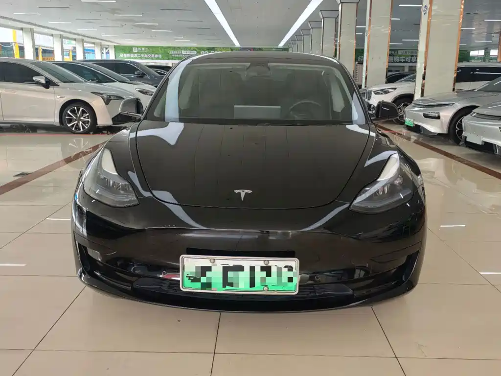 Tesla Model 3 — фото 2