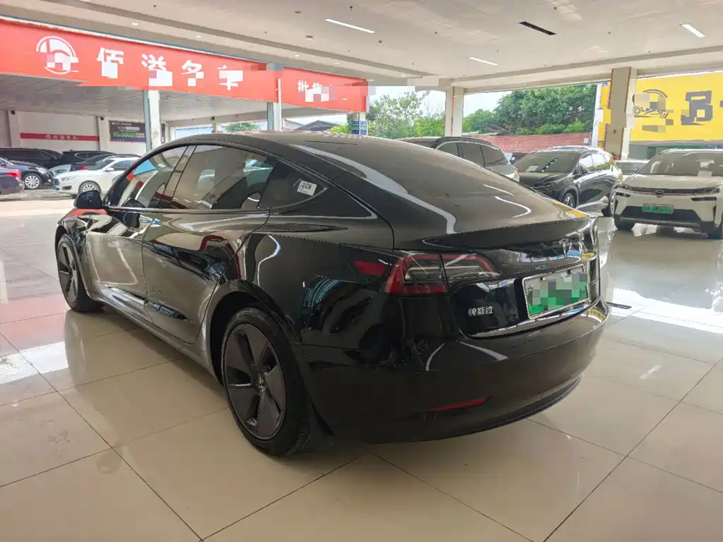 Tesla Model 3 — фото 6