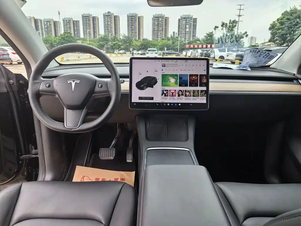 Tesla Model Y — фото 7