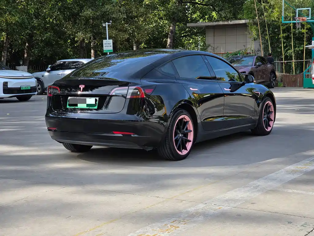Tesla Model 3 — фото 4