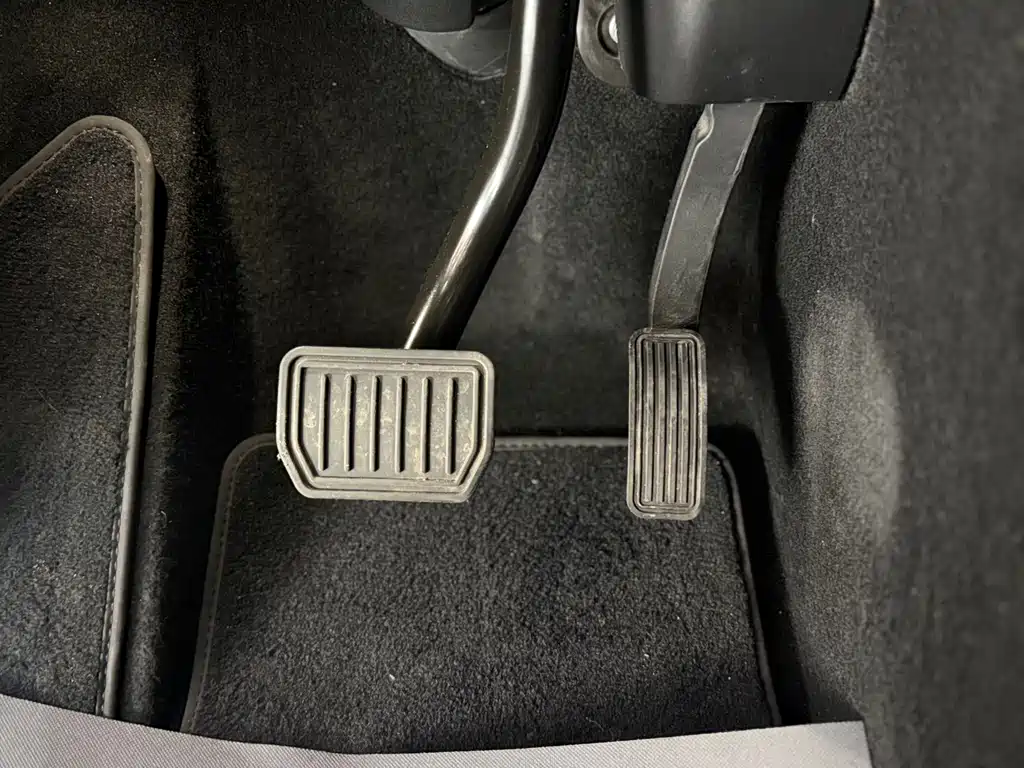 Tesla Model Y — фото 13