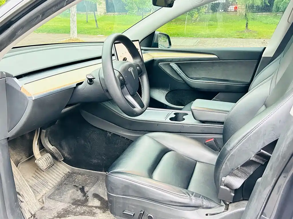 Tesla Model Y — фото 7