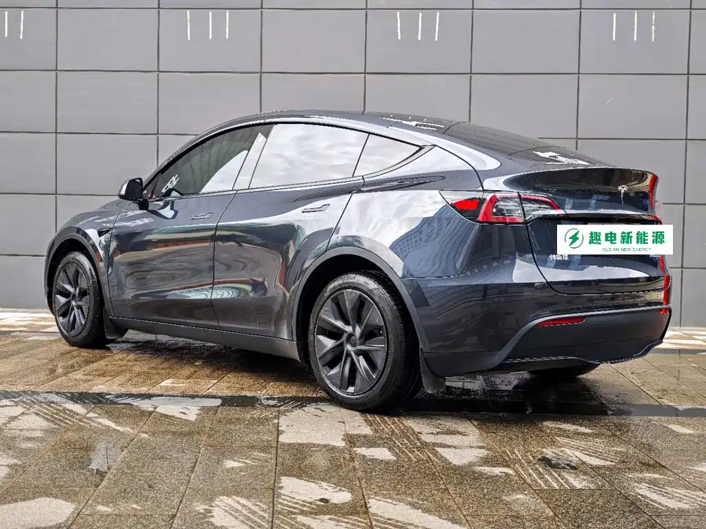 Tesla Model Y — фото 4