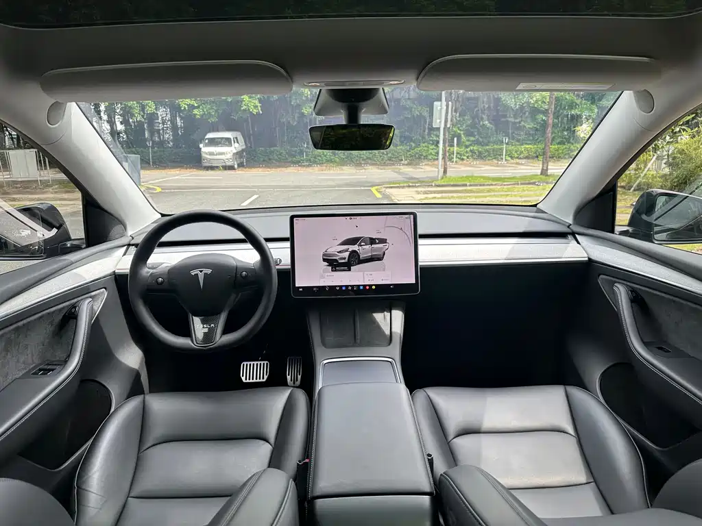 Tesla Model Y — фото 5
