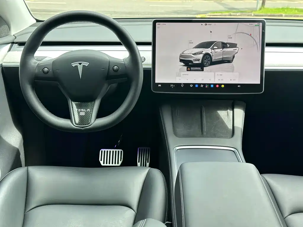 Tesla Model Y — фото 7