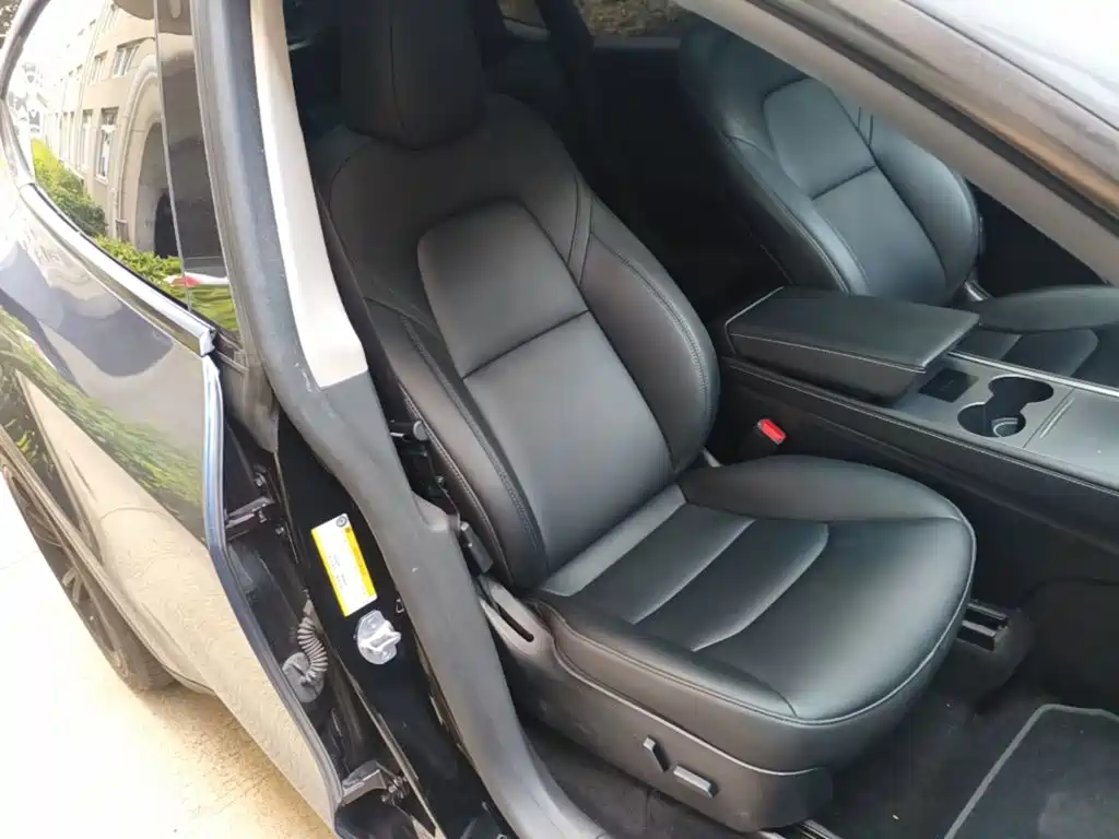 Tesla Model Y — фото 25